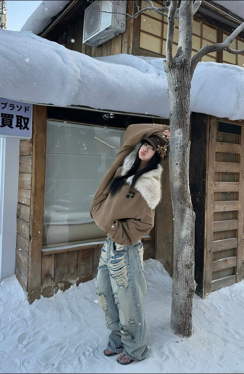 HABON Heavily Distressed Washed Wide-Leg Jeans