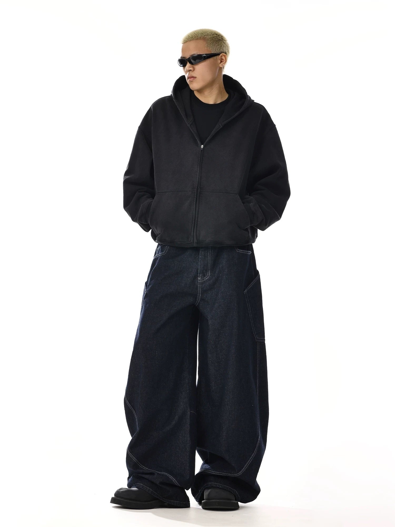 Scimitar Design Wide Leg Bright Line Original Color Jeans