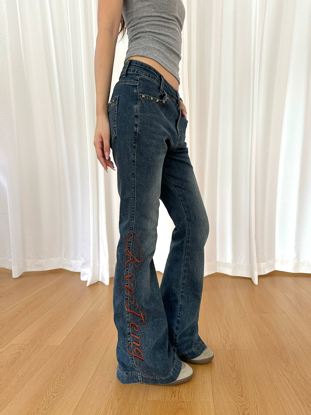 HABON Women's American Retro Letter Embroidered Rivet Slim Flared Jeans